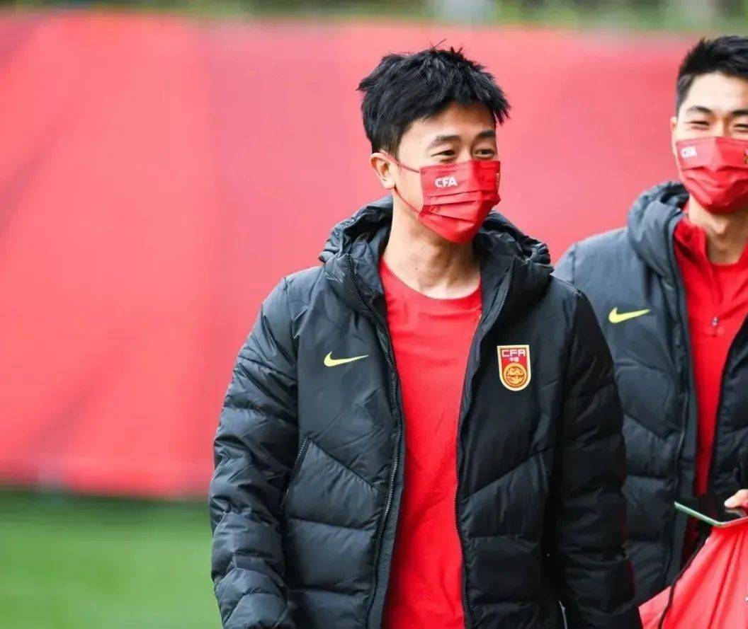 包含关键时刻孟菲斯灰熊备战中超；造点机会细节曝光；质疑声仍在；团队化学反应显著的词条-九游官方在线